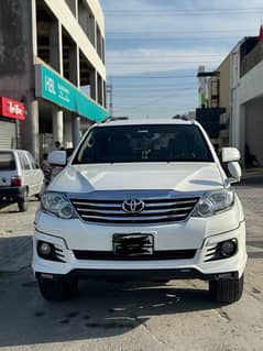 Toyota Fortuner V 2016