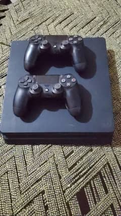 Ps4 Slim 1TB Excellent condition W Original 2 controllers and cables