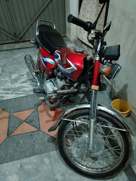 Honda 125 excellent condition 2