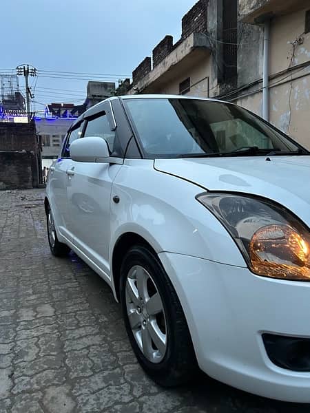 Suzuki Swift 1.3 DLX Navigation 2017 1