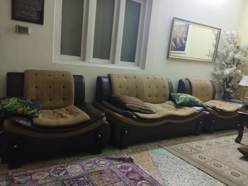 7 seater sofa set with center table  for sale 1