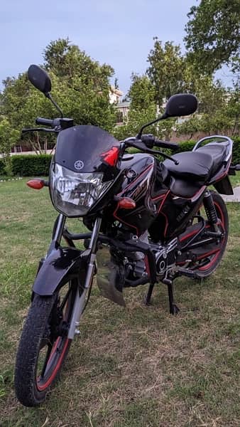 Yamha Ybr 125 Black colour brand new condition 2