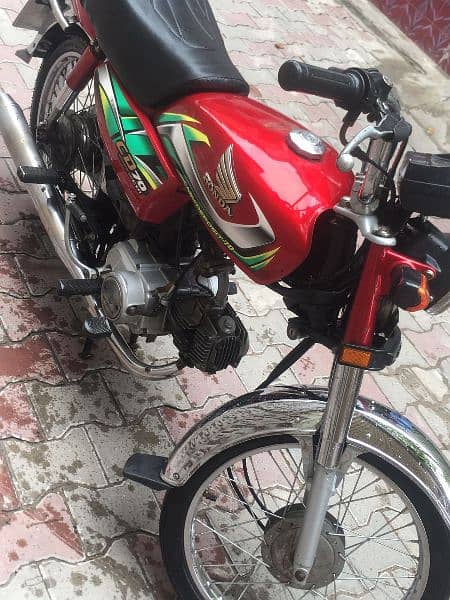 honda 70 saaf condition ha urgent sale please only call 6