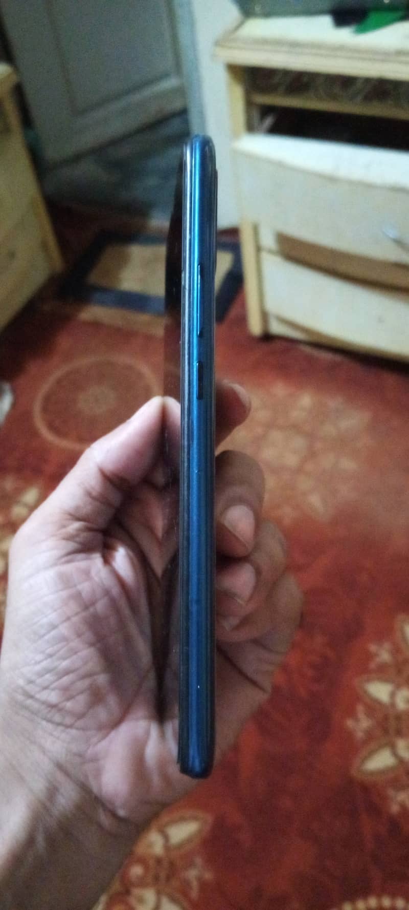 Infinix hot 9 play 4/64 1