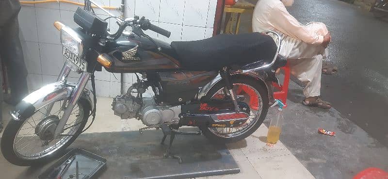 honda cd70 black clr. . . good cndition 3