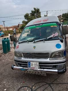 I am selling Toyota hiace 1998 model 0