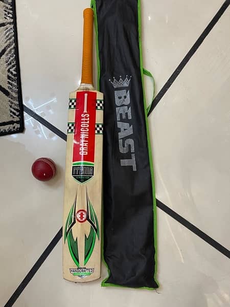 Cricket bat of gray niclos brand 0