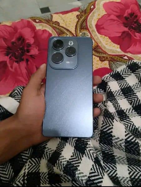 Infinix hot 40 pro lush condition 2