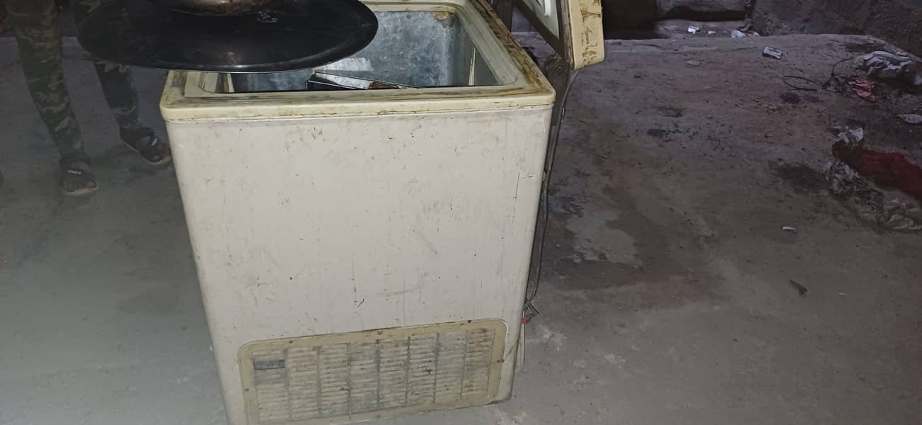 Dawlance deep freezer for sale 3