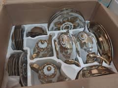 Brand new Dinner set Fine Porcelain 82 pieces