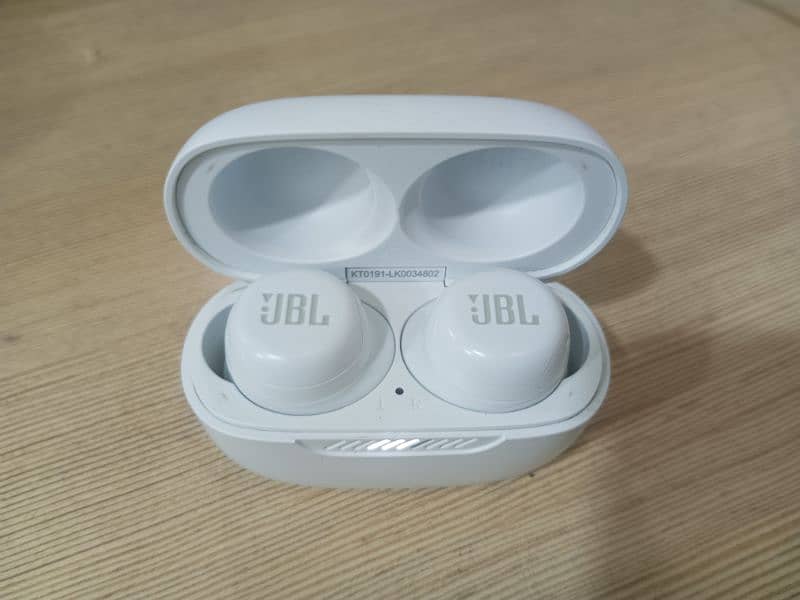 JBL Live Free NC + TWS AirBuds 2