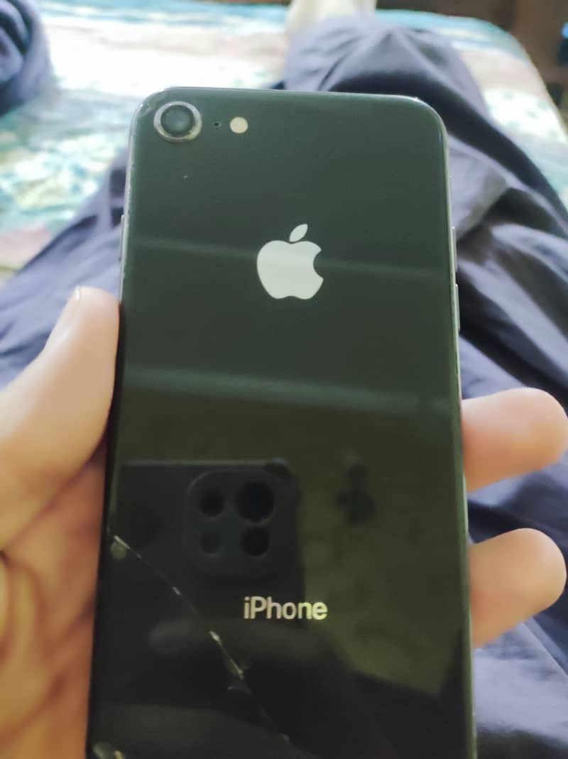 I phone 8 Black 64 GB 7