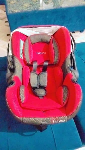 almost new baby carry cot and car seat 2 in 1 6