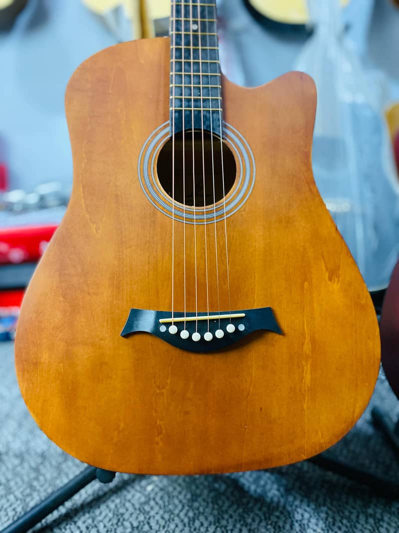 SALE SALE SALE Acoustic bignner guitar ( best for learning students) 14