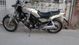 Yamaha FZX 750