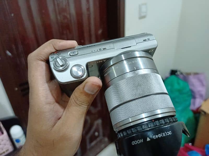 Sony Nex 5 with 18-55mm lens DSLR 2