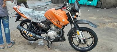 Yamaha YBR 125G matt orange