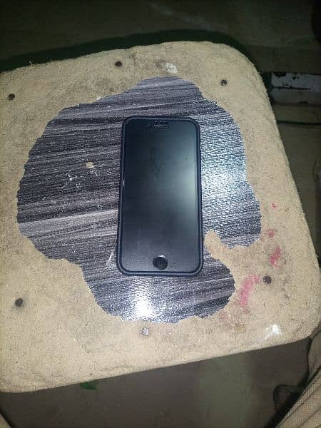 iphone 7 10 / 10 condition 6