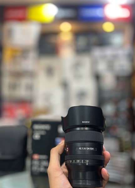 Sony FE 24mm F/1.4 GM lenses 2