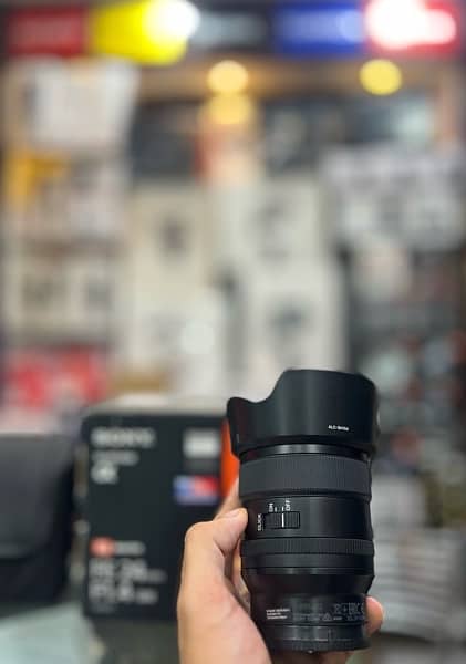 Sony FE 24mm F/1.4 GM lenses 7