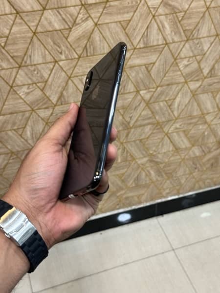 iPhone XS Max 512gb PTA approved water pack 3