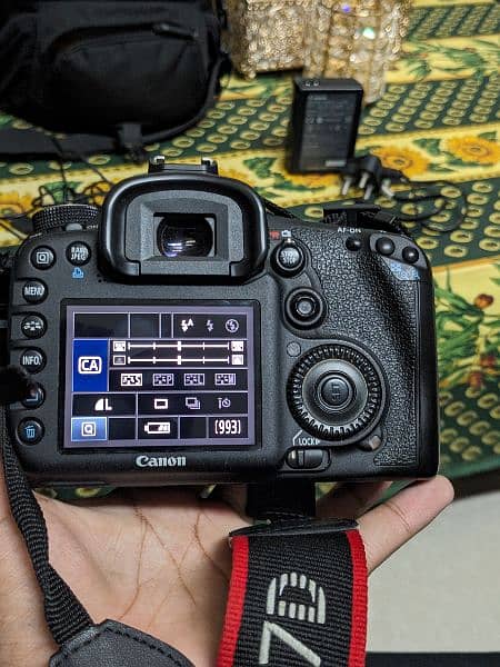 Canon 7D (Body with 8GB card) 2