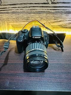 Canon 700D with 18-200 lens 0