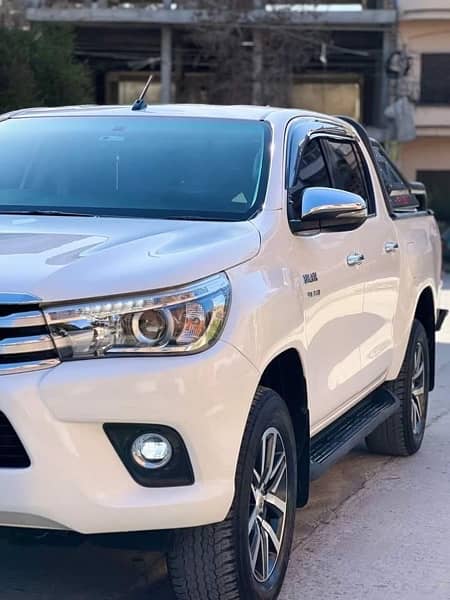 Toyota Hilux 2021 1