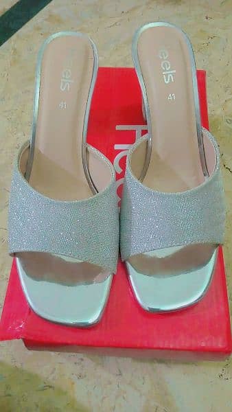 brand new sandal untouch size 41. 2