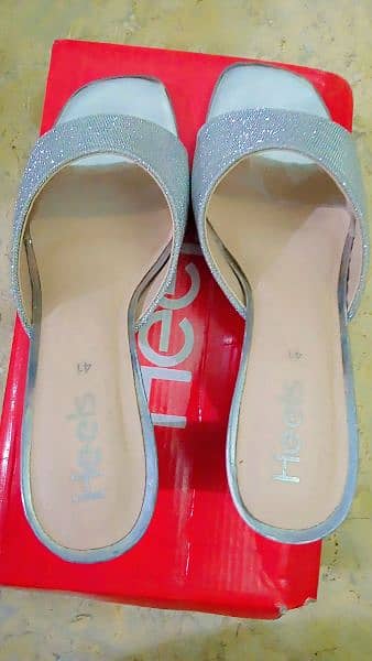 brand new sandal untouch size 41. 6