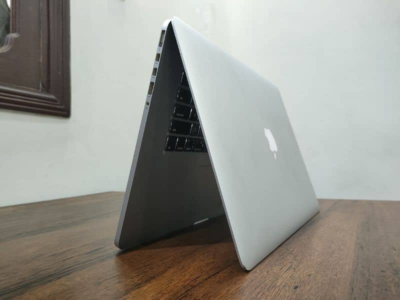 MacBook Pro 0