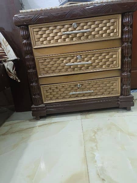 bed set / dressing table / side tables / room chairs / furniture 1