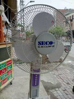 Charging Large Fan. New condition 2 Adad New Betry Dal Kar dein ge