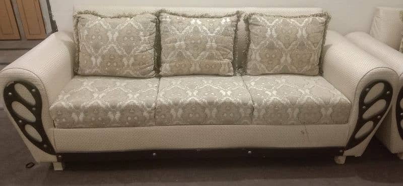 I want to sell sofa set 2