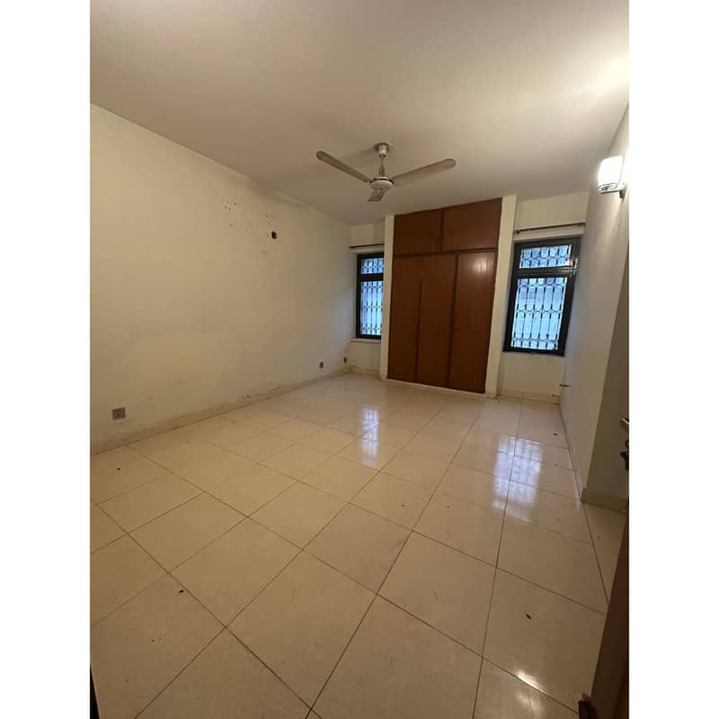 10 Marla Apartment For Sale In Askari 5 0