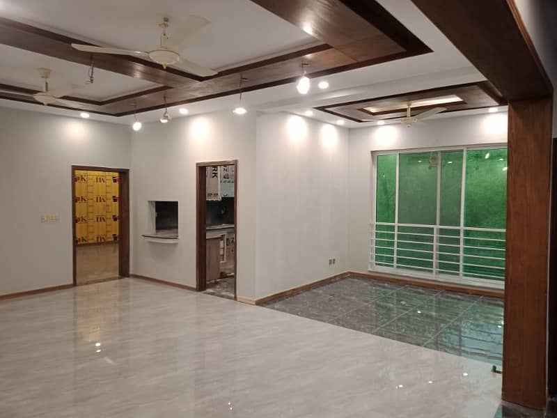 Model Town, One Kanal Exceptionally Good Corner House 10