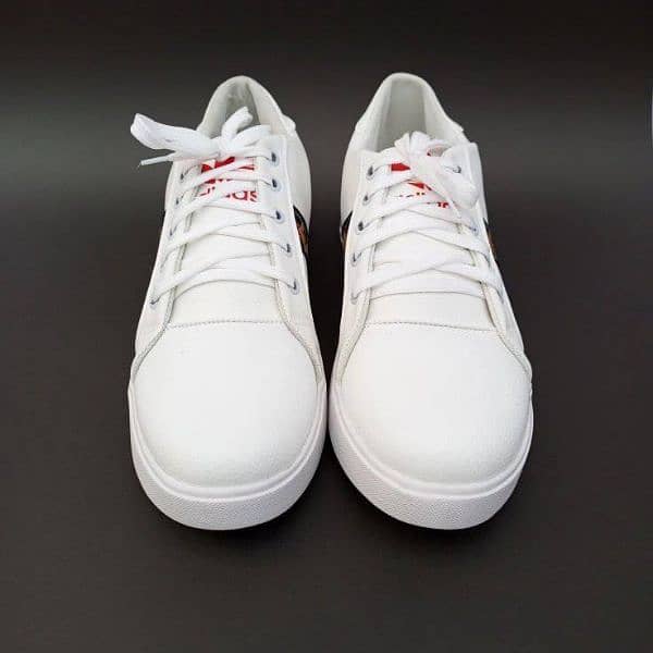 boy's sport shoes , white 4