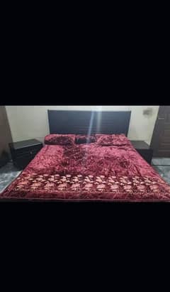 bed set with glass polish 0