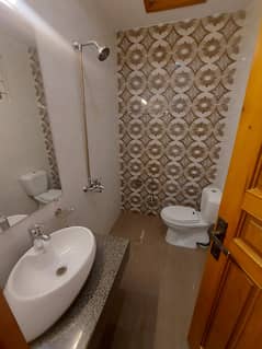 VIP UPPER Portion for Rent, 10 Marla House for Rent in Pwd Near TO London Bakar 0