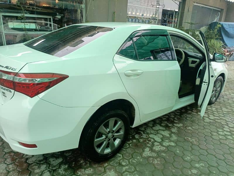 Toyota Corolla Altis 2015 3