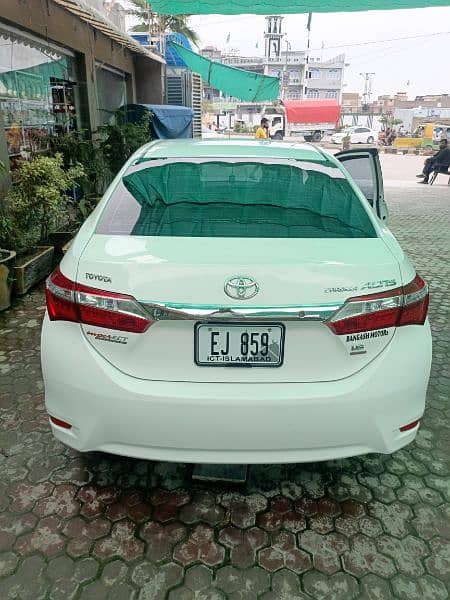 Toyota Corolla Altis 2015 4