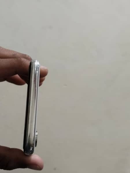 iphone x LLA model non pta waterpack minor line on panel batery 77% 1