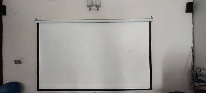 Casio projector for Office - Projector screen for institute 3