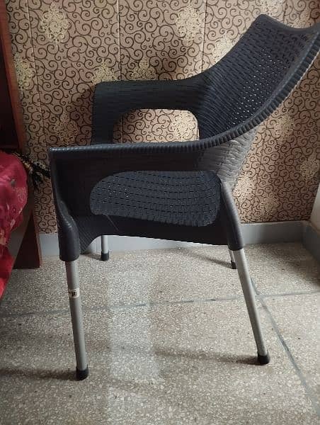 Boss Two King size chairs, original pics attached 2