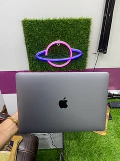 APPLE MACBOOK AIR 2019 NEW 10/10 US STOCK |  What’sapp 03215984936