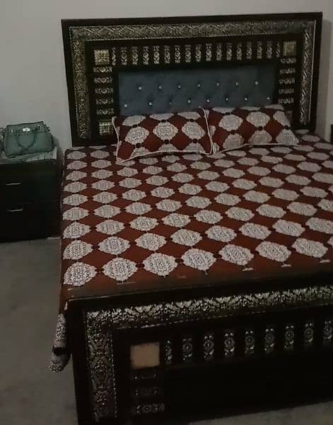 Bed with mattress and wardrobe 3