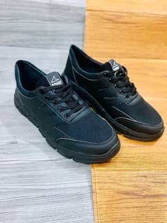 Men's casual shoes