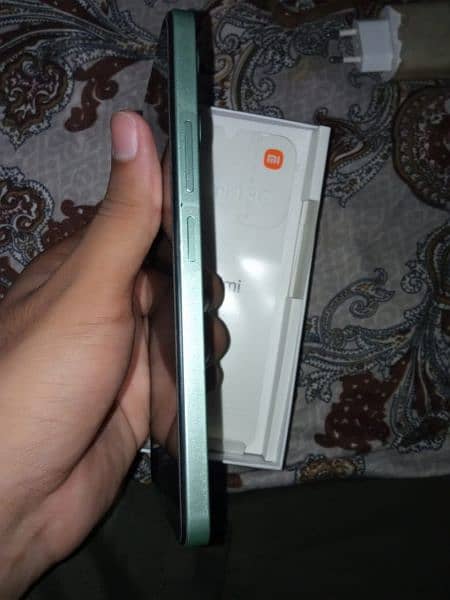 Redmi 13C 6GB Ram 128GB Memory 3