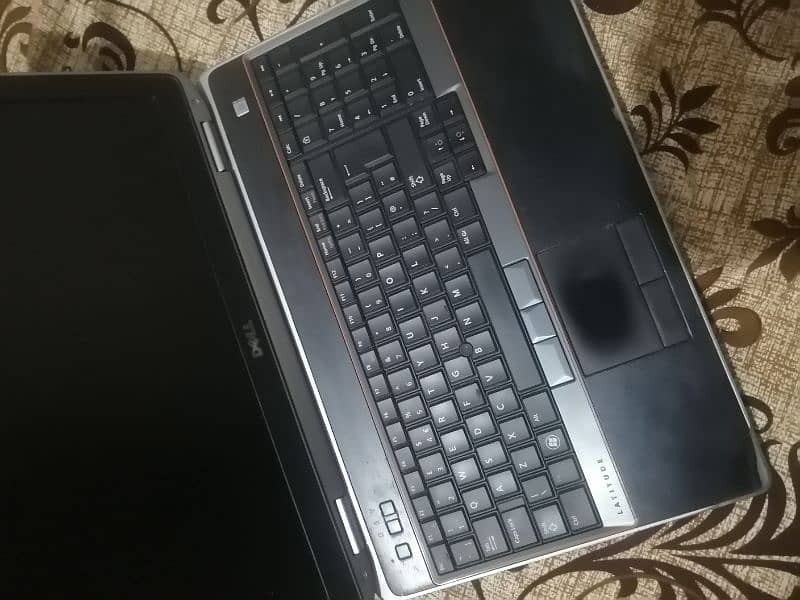 Laptop cor i7 2nd gen 1