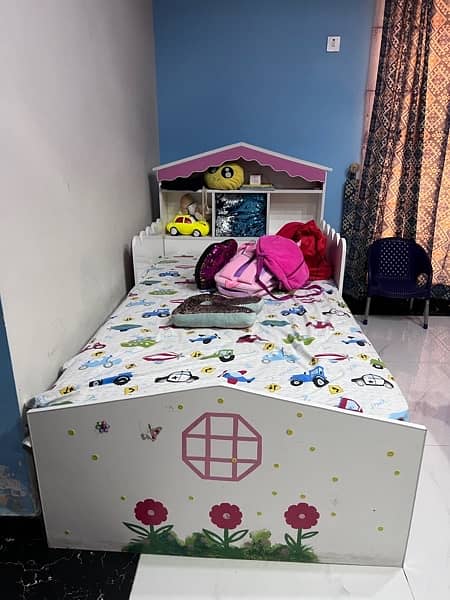 girls bed in good condition 1